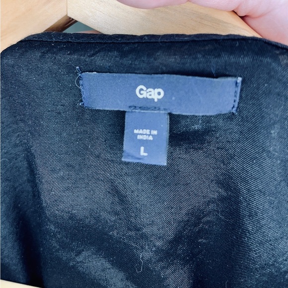 Gap Black Blouse Lightweight Ruffle Collar Pockets and String Detailing - Picture 3 of 5